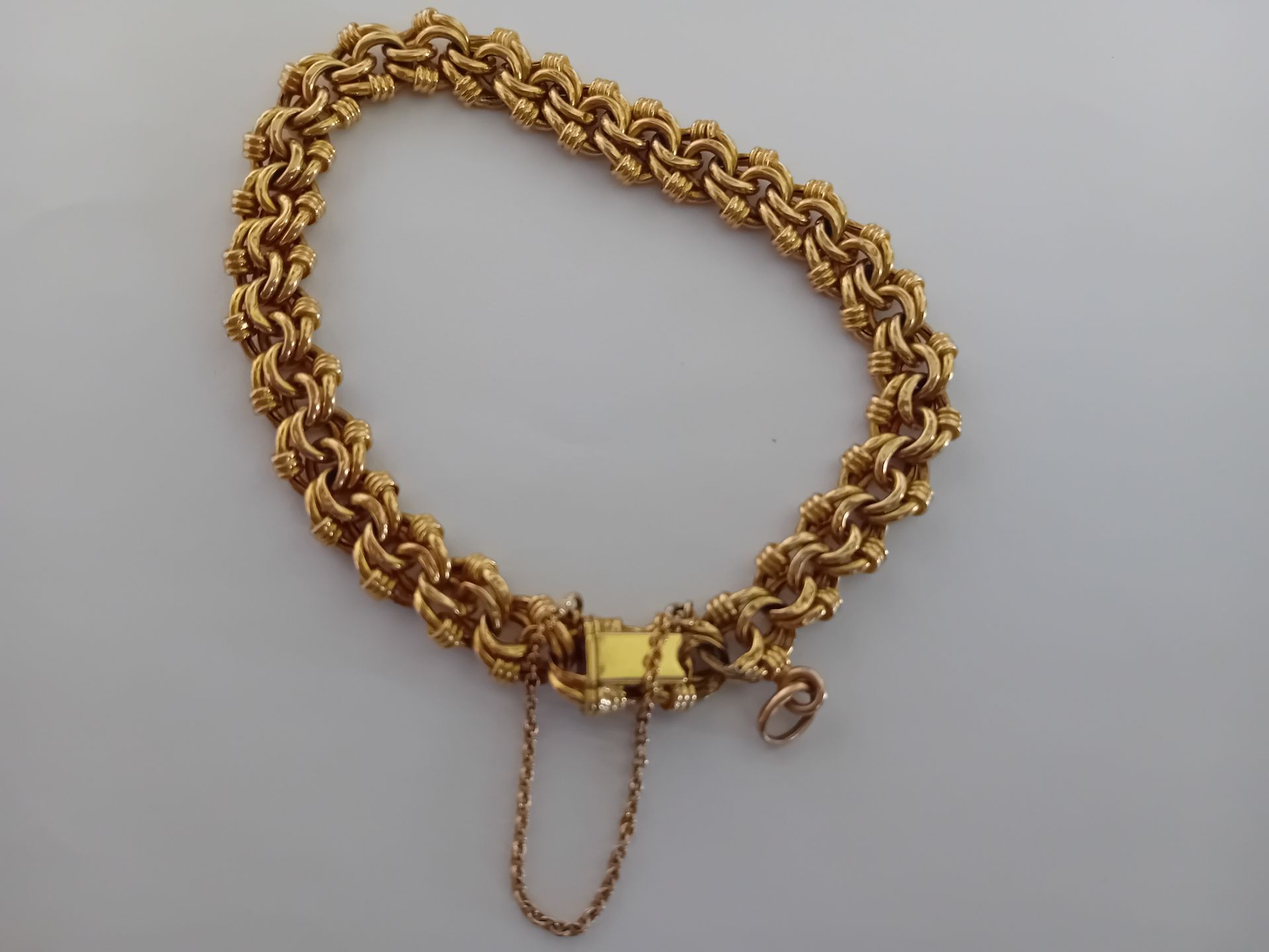 Null Bracelet en or jaune 18k .Poids 10,84g.Longueur ouvert : environ 19 cm