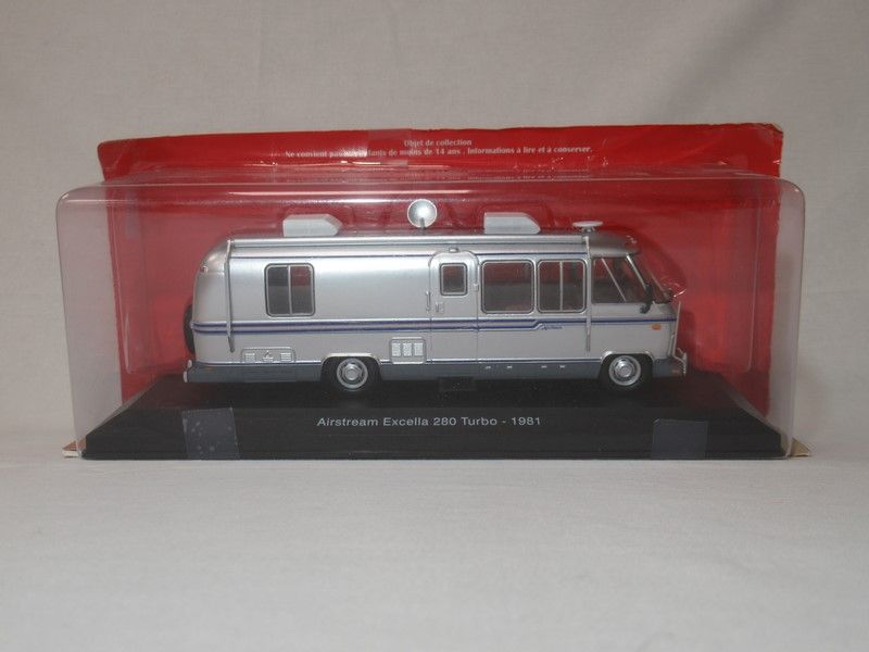 Null HACHETTE Véhicule miniature en résine, figurant un camping-car Air Stream. &hellip;