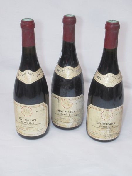 Null 2 bouteilles de Echezeaux Grand Cru, René boulay, 1993. (étiquettes tachées&hellip;