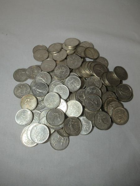 Null Lot de 99 pièces de 5 francs Semeuse en argent : 48 de 1962 et 51 de 1963. &hellip;