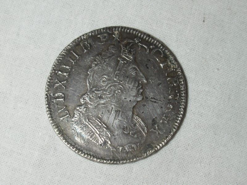 Null FRANCE Pièce en argent, Louis XIV. Double frappe ? Datée 1690 et 1694. Poid&hellip;