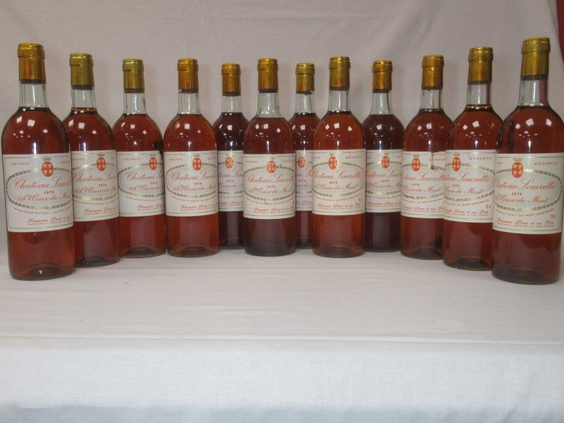 Null 12瓶Château Laurette, Sainte Croix du Mont, 1978年。(标签有污渍，LB）