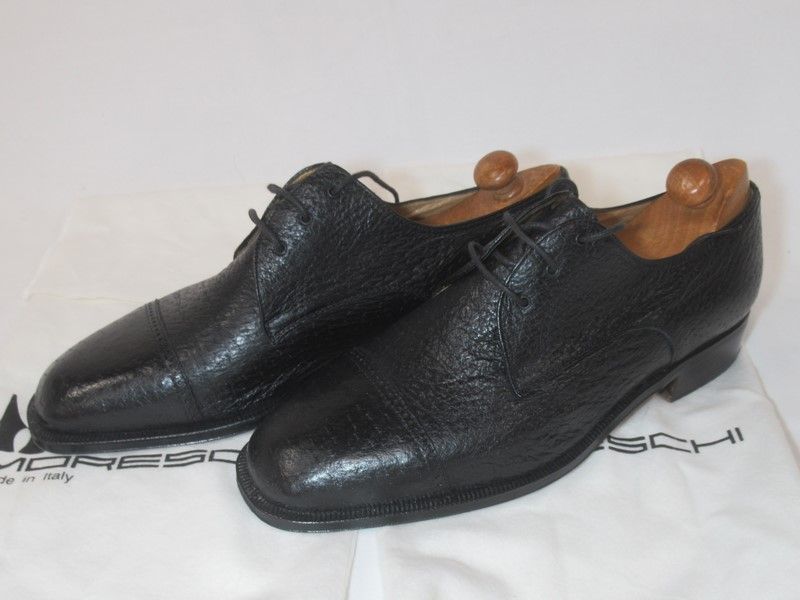 Null MORESCHI Paire de chaussures en cuir noir. Pointure 7,5. (semelles usées) A&hellip;