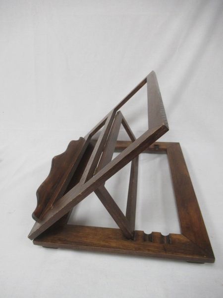 Null Pupitre de table en bois vernis. Pliable. 27 x 37 cm (légère usure au verni&hellip;