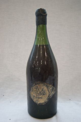 Null 1 bouteille d'Armagnac. Haut.: 37 cm