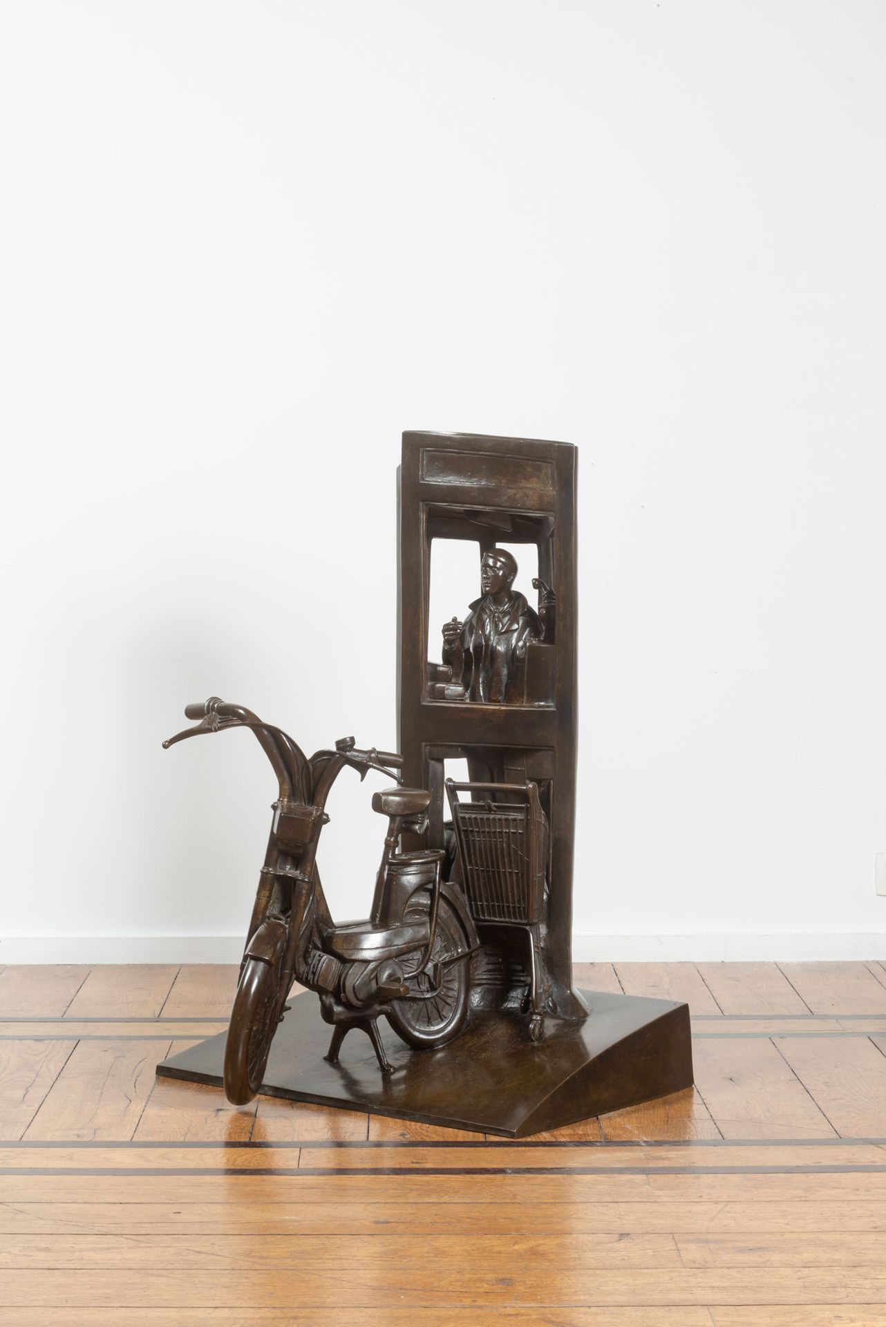 André BARELIER (né en 1934) Telefonzelle, 1974
Bronze mit brauner Patina.
Signie&hellip;