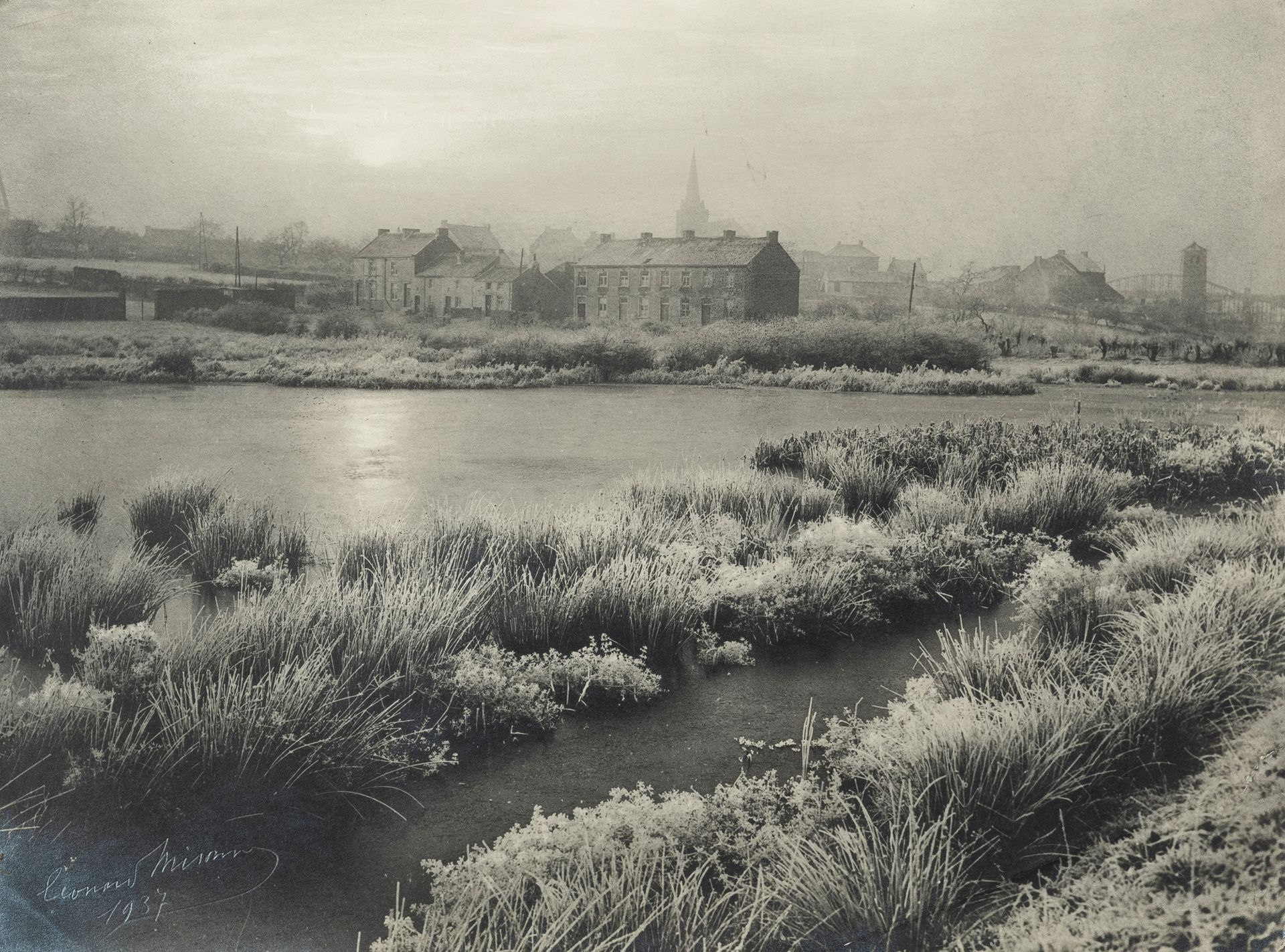 Léonard Misonne (1870-1943) Winterdämmerung, 1937
Mediobrome Druck.
Signiert und&hellip;