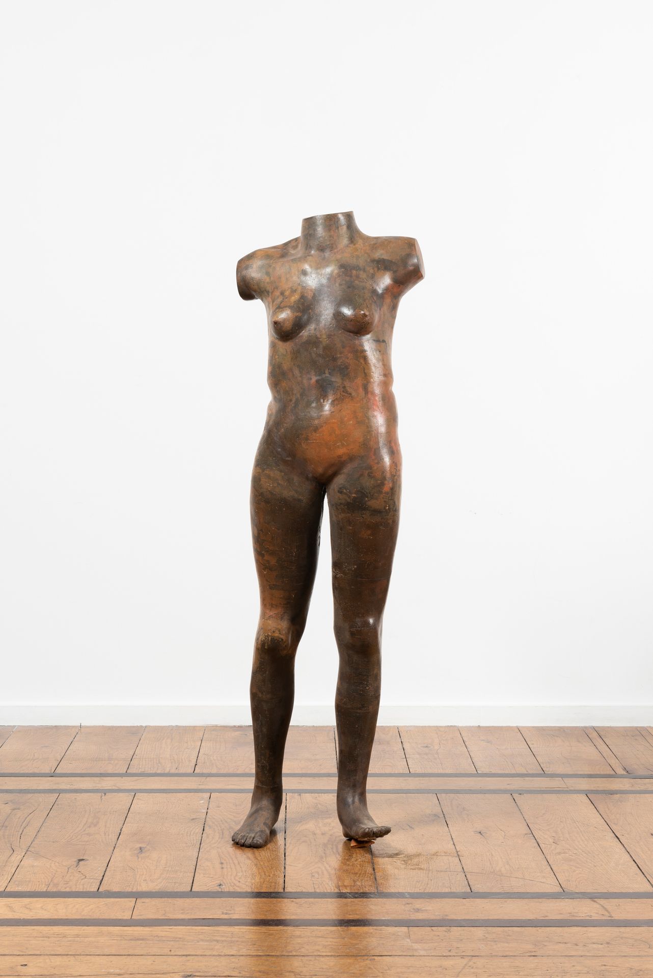 José Vermeersch (1922-1997) Nudo in piedi, 1976.
Ceramica. 
Keramiek. 
121 x 35 &hellip;