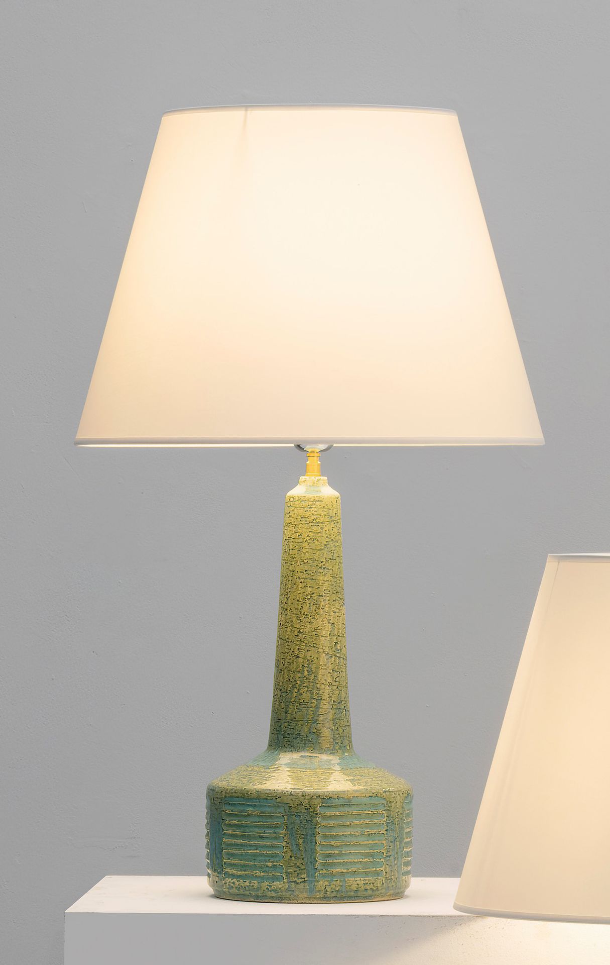 PER LINNEMANN-SCHMIDT (1912-1999) DL26
台灯
陶瓷。
出版商的标记和模型名称。
Tafellamp
Keramisch。
&hellip;