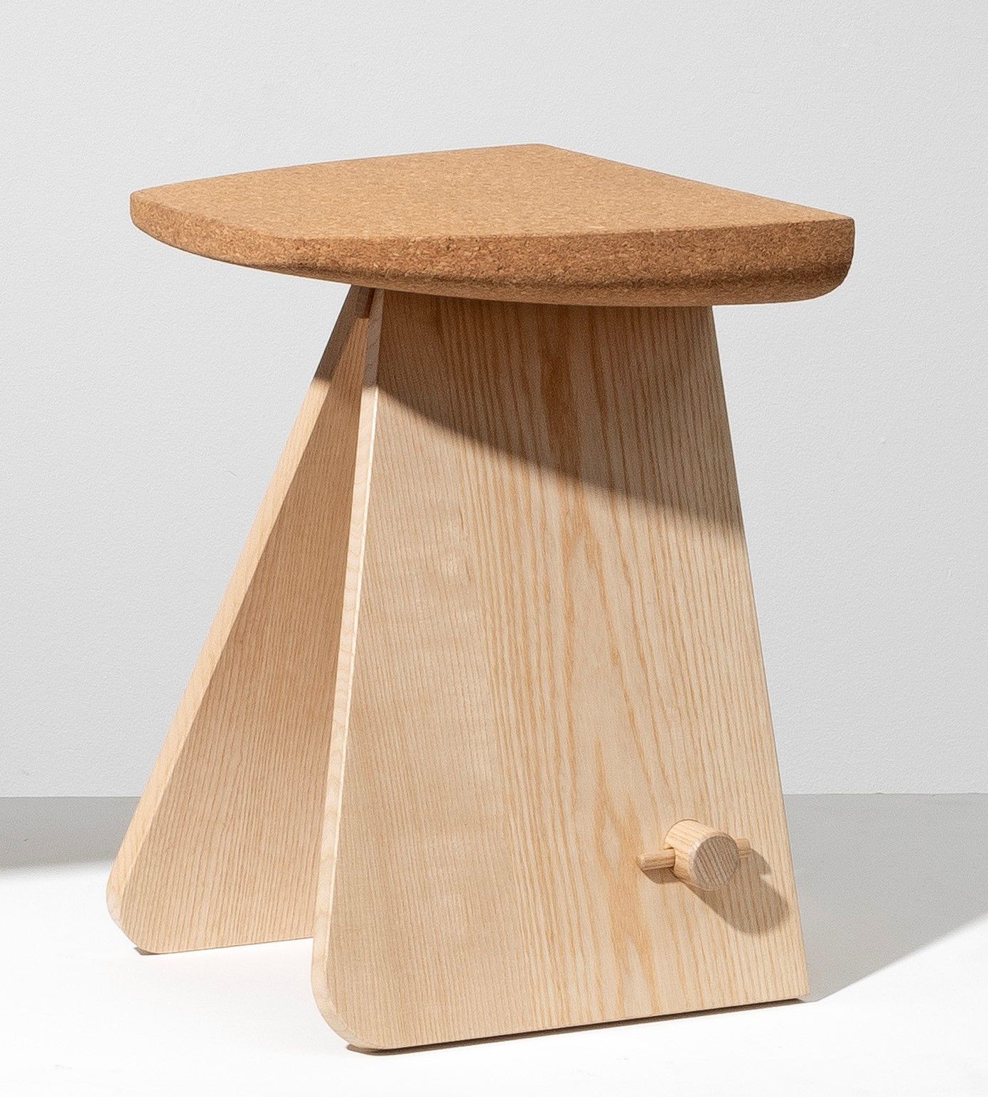 NICOLAS VERSCHAEVE Escale 01
凳子 天然软木和白蜡底座。
Kruk
Natuurlijke kurk en essenhouten &hellip;