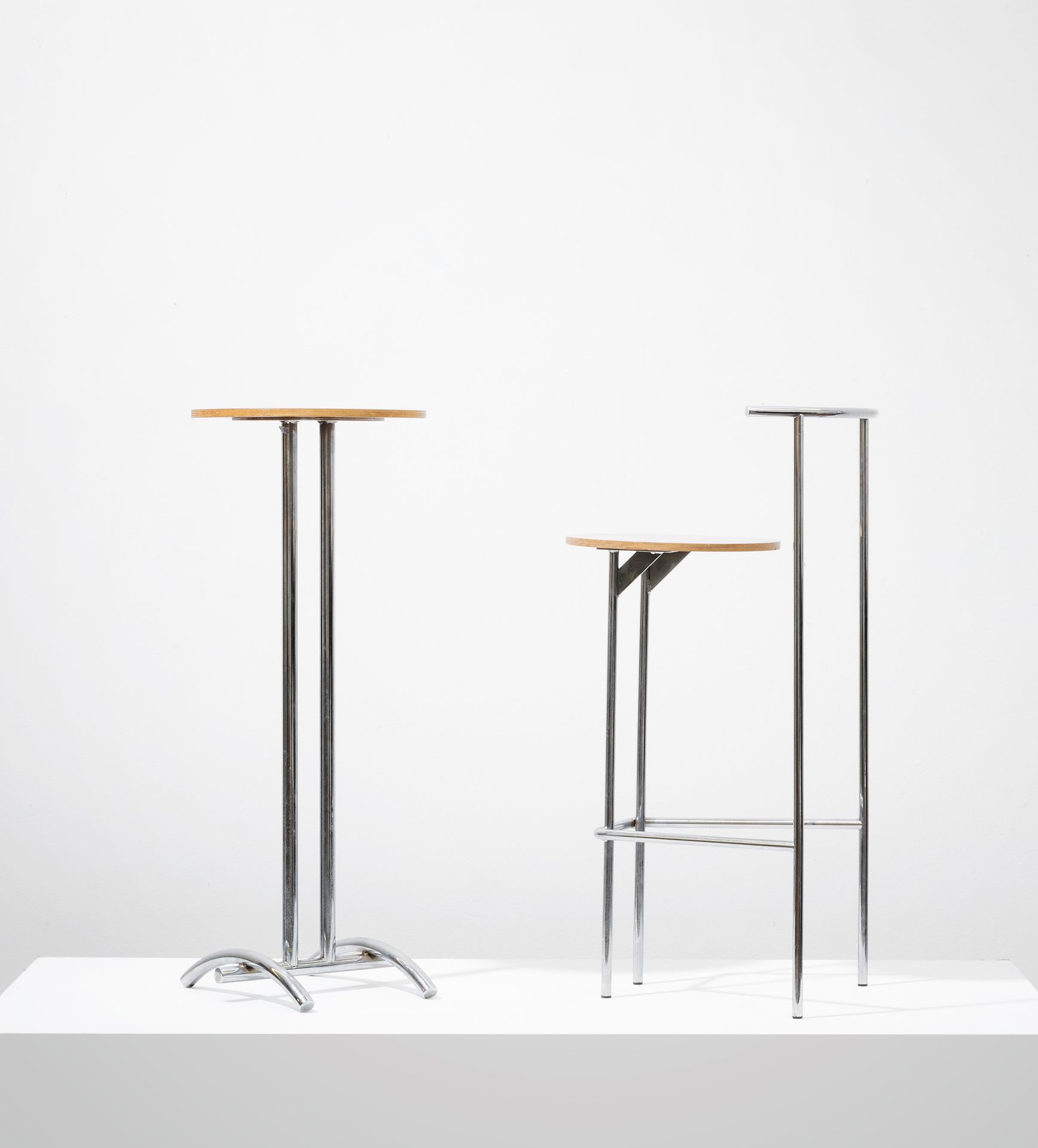 Shiro KURAMATA (1934-1991) BK86000 & T8008
Table and stool Chrome plated metal a&hellip;
