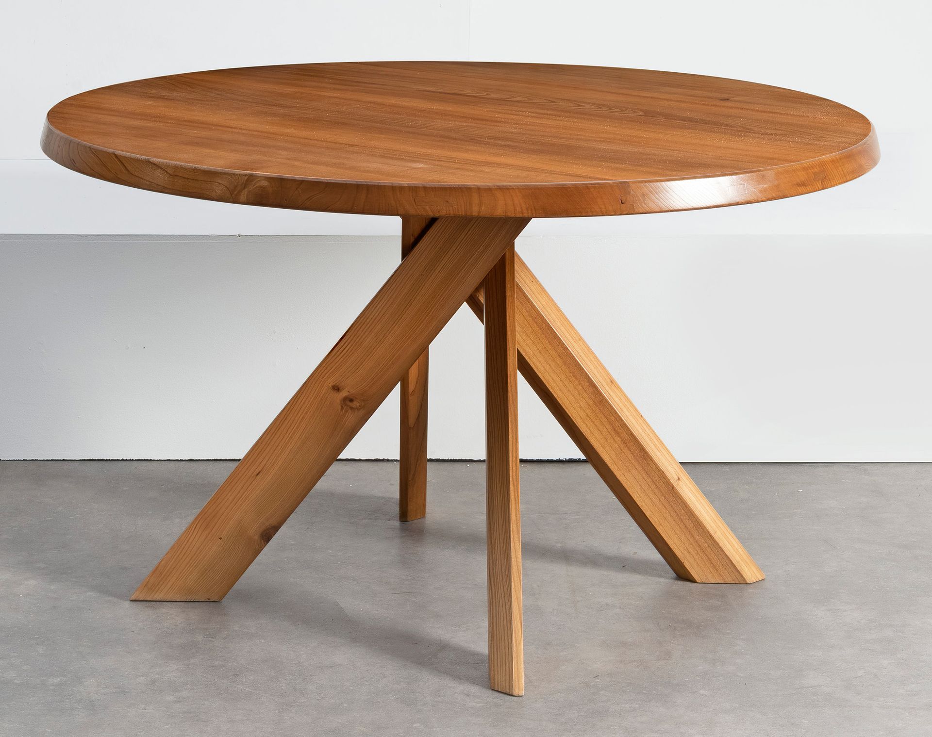 PIERRE CHAPO (1927-1986) Mod. Sfax - T21
Table
Solid elm.

Tafel
Massief iepenho&hellip;