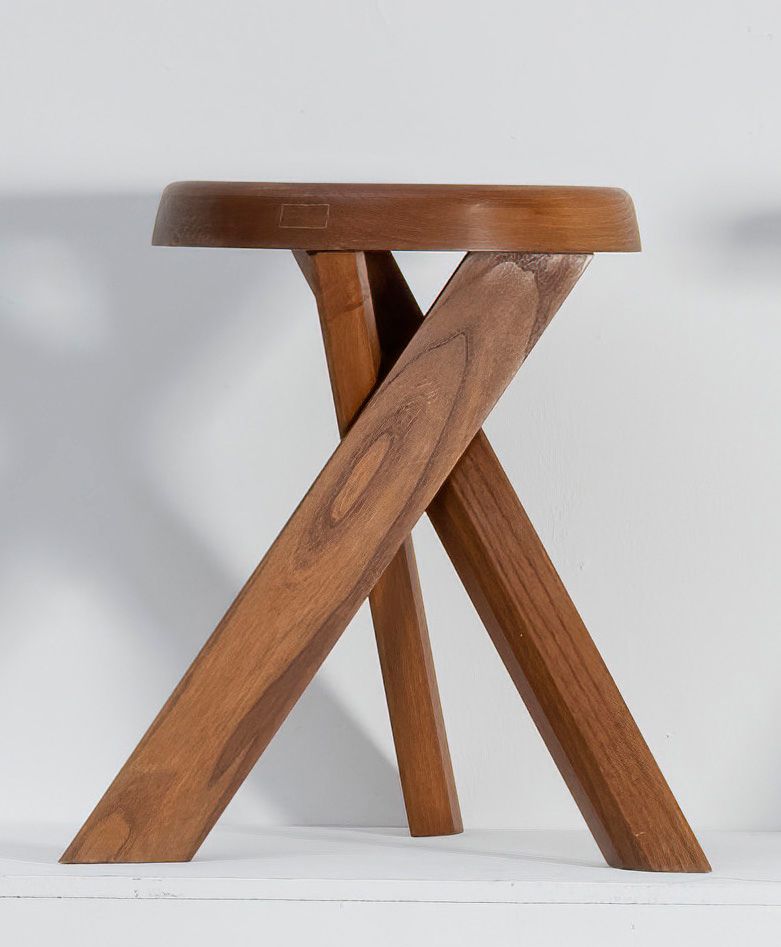 PIERRE CHAPO (1927-1986) 模数。S31-A
凳子
实心榆木。

橡木
橡木

凳子
实心榆木。

创作于1974年。
由Atelier &hellip;