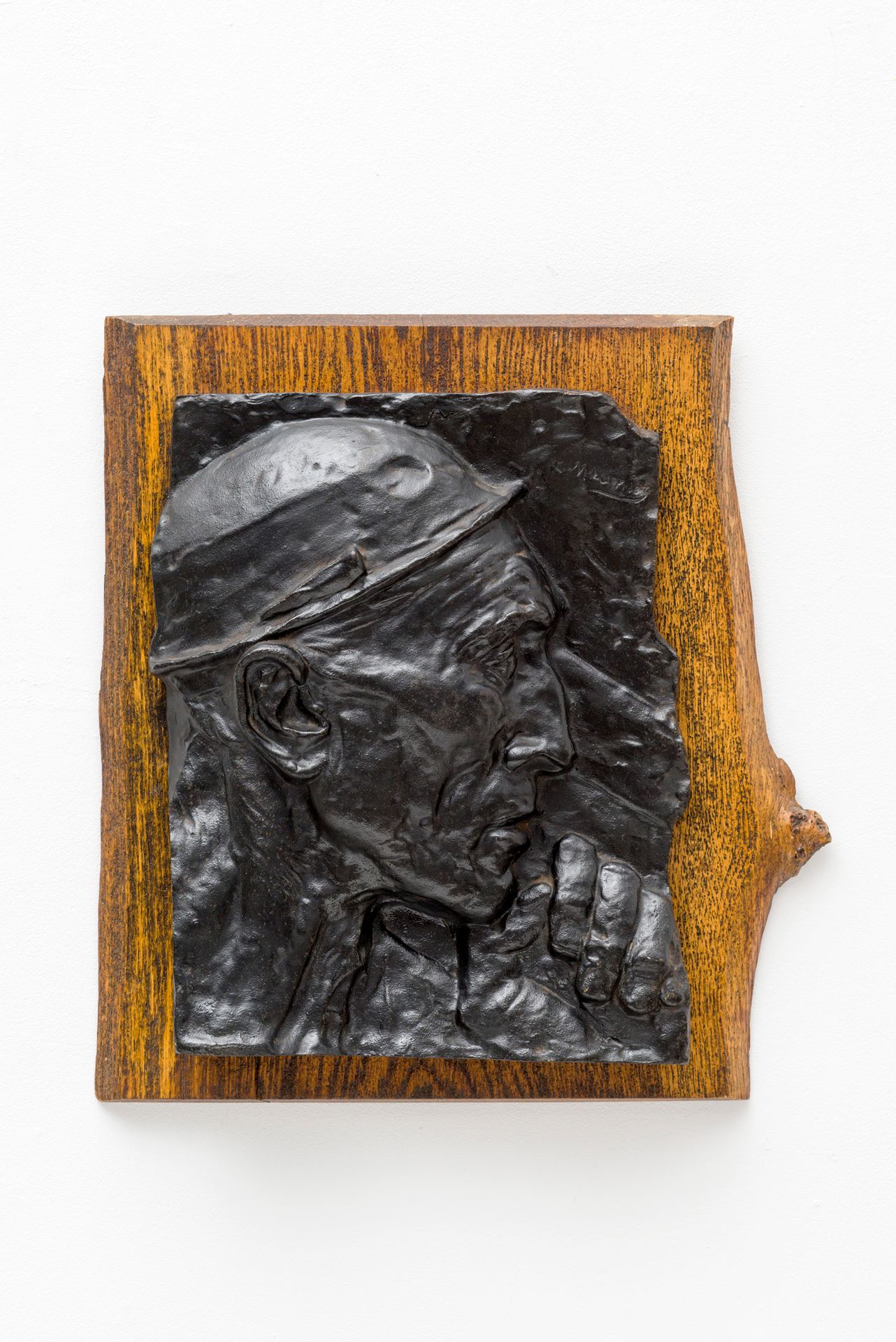 CONSTANTIN MEUNIER (1831-1905) 未成年人的资料

右上方有签名
木板上有深色铜锈的青铜器

右边的人
漆黑的铜板上有暗色的光泽

&hellip;