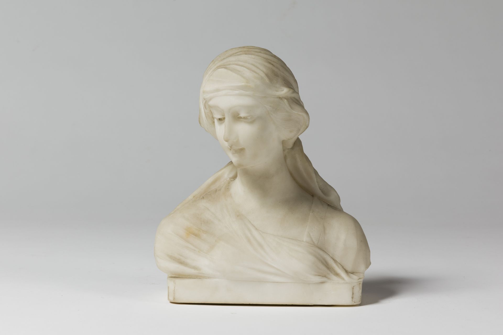 Null EUGENIO BATTIGLIA (actif au 19e et 20e siècle)

Buste d'une femme

En marbr&hellip;
