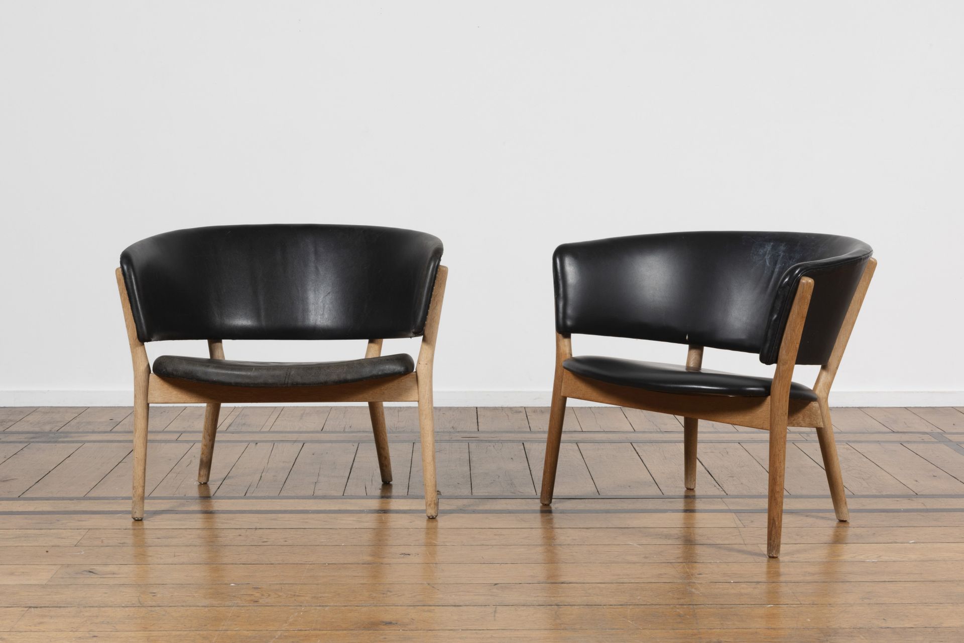 Null NANNA DITZEL (1923-2005)

Suite aus zwei Sesseln, Modell 83, aus Holz und L&hellip;
