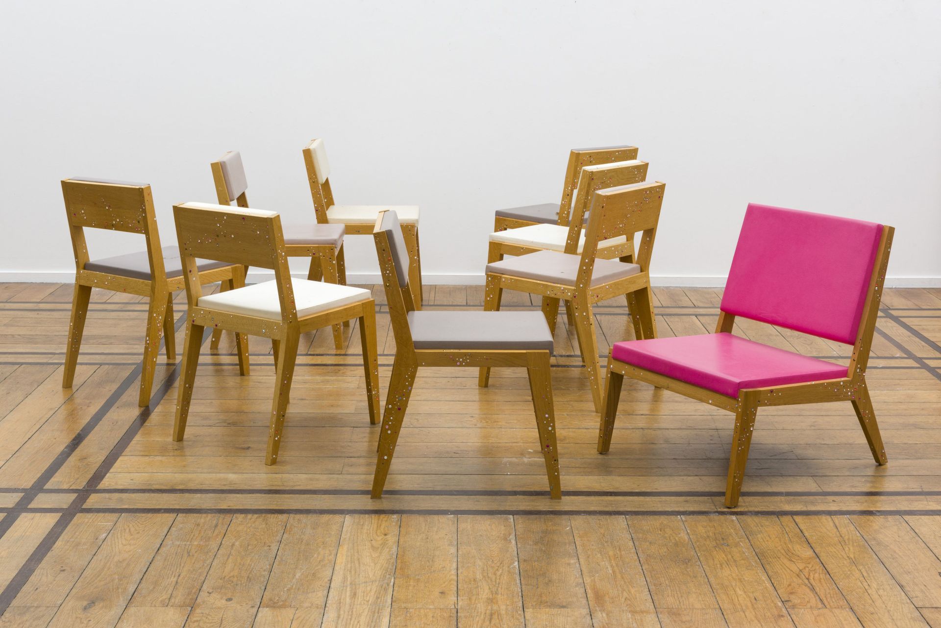 Null ARNE QUINZE (geboren 1971)

Suite aus acht Stühlen und einem Sessel, aus Ho&hellip;