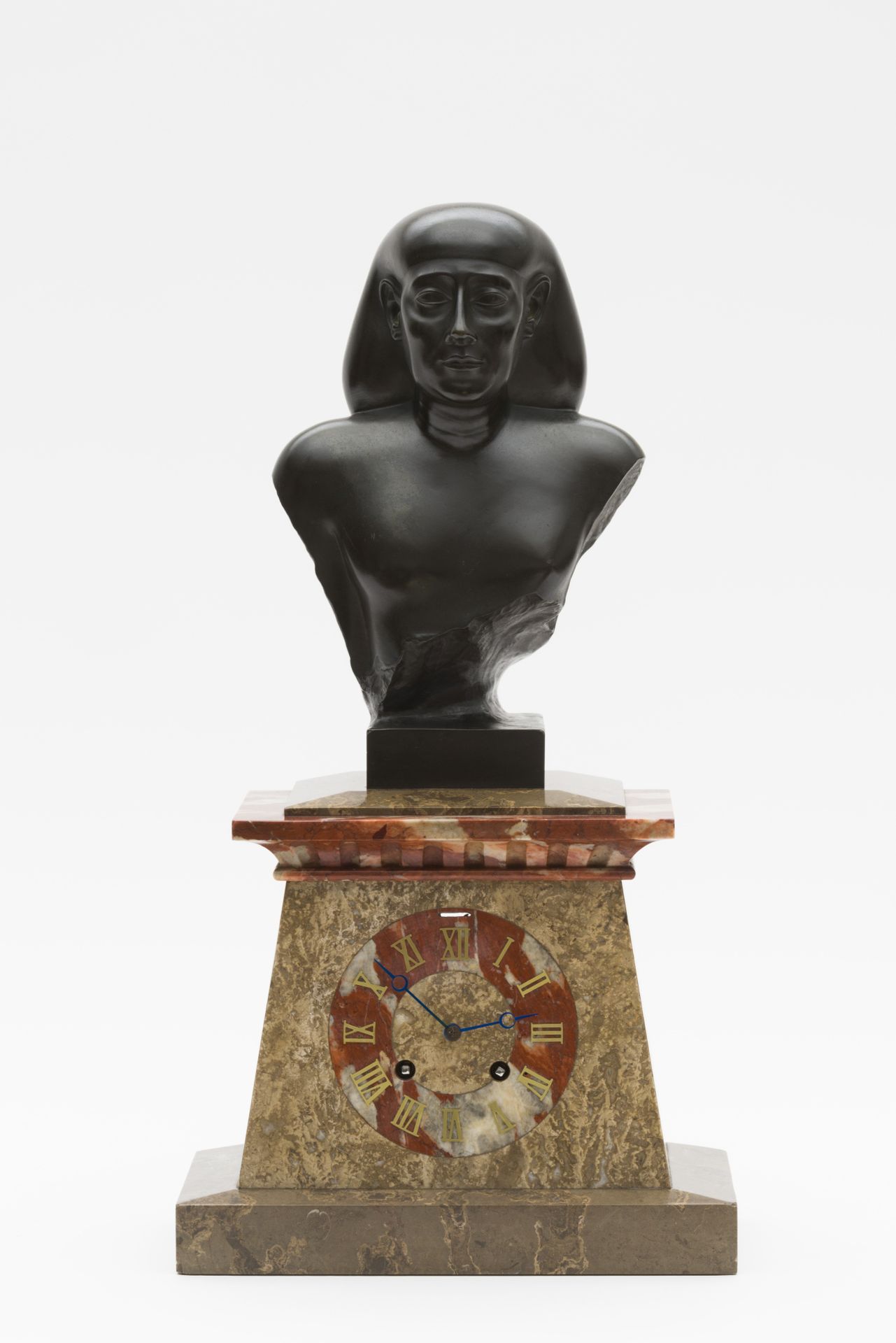 Null Pendeluhr "Retour d'Egypte" aus Marmor und Bronze, circa 1930

Von pyramide&hellip;