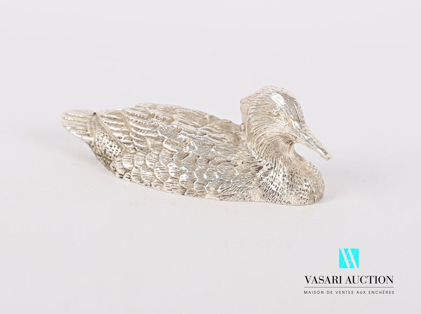 Null Silbernes Motiv, das eine Ente darstellt.

Gewicht: 101,45 g - Höhe. 20 cm &hellip;