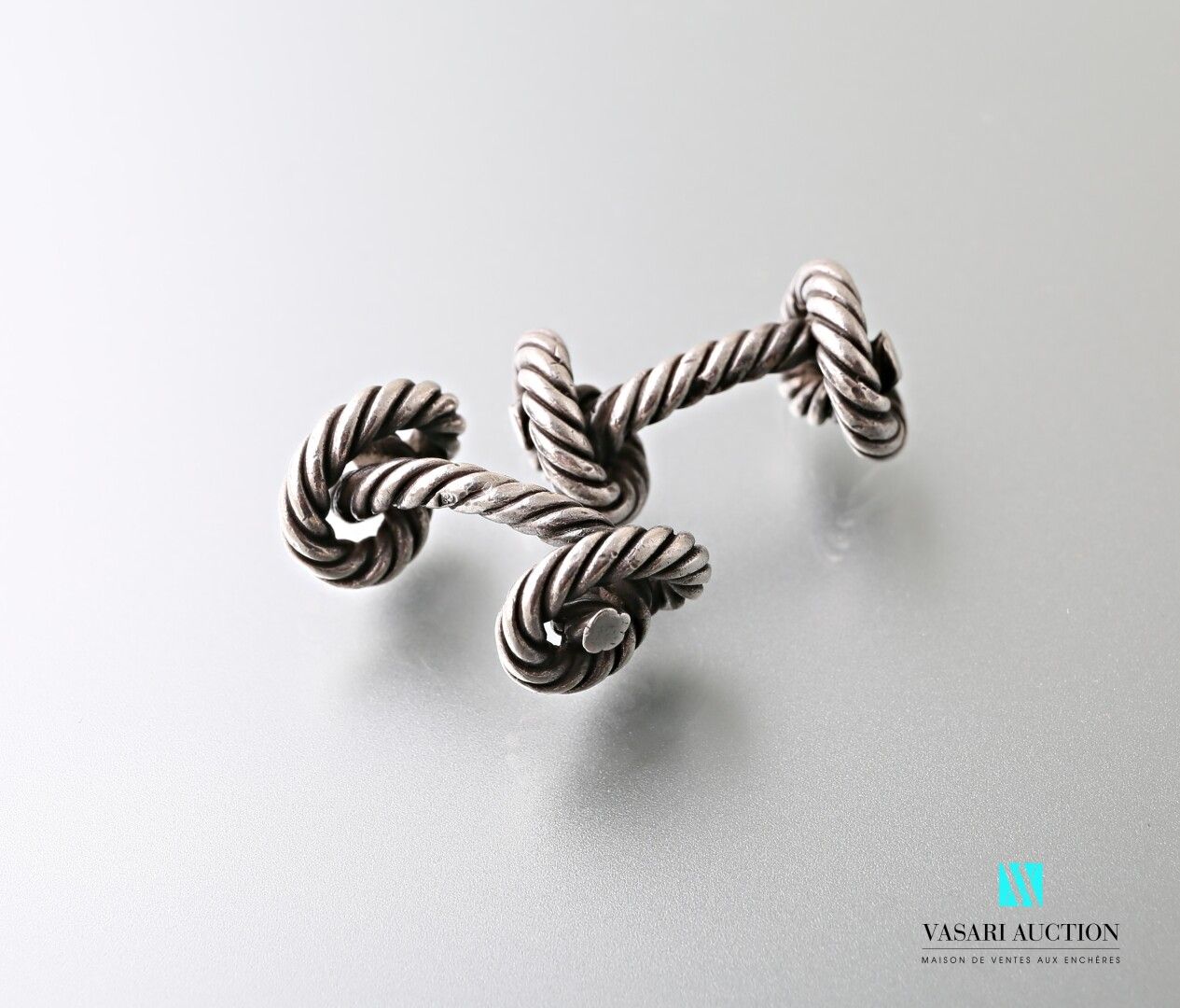 Null Hermès, pair of silver cufflinks with corded pattern, signed Hermès 

Gross&hellip;