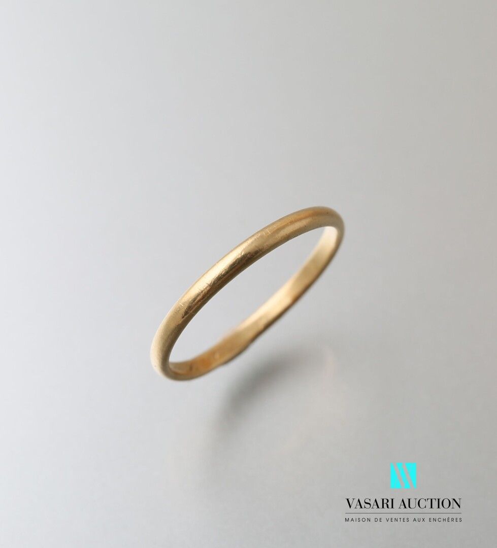 Null Ring half-jonc in yellow gold 750 thousandths 2 g.
