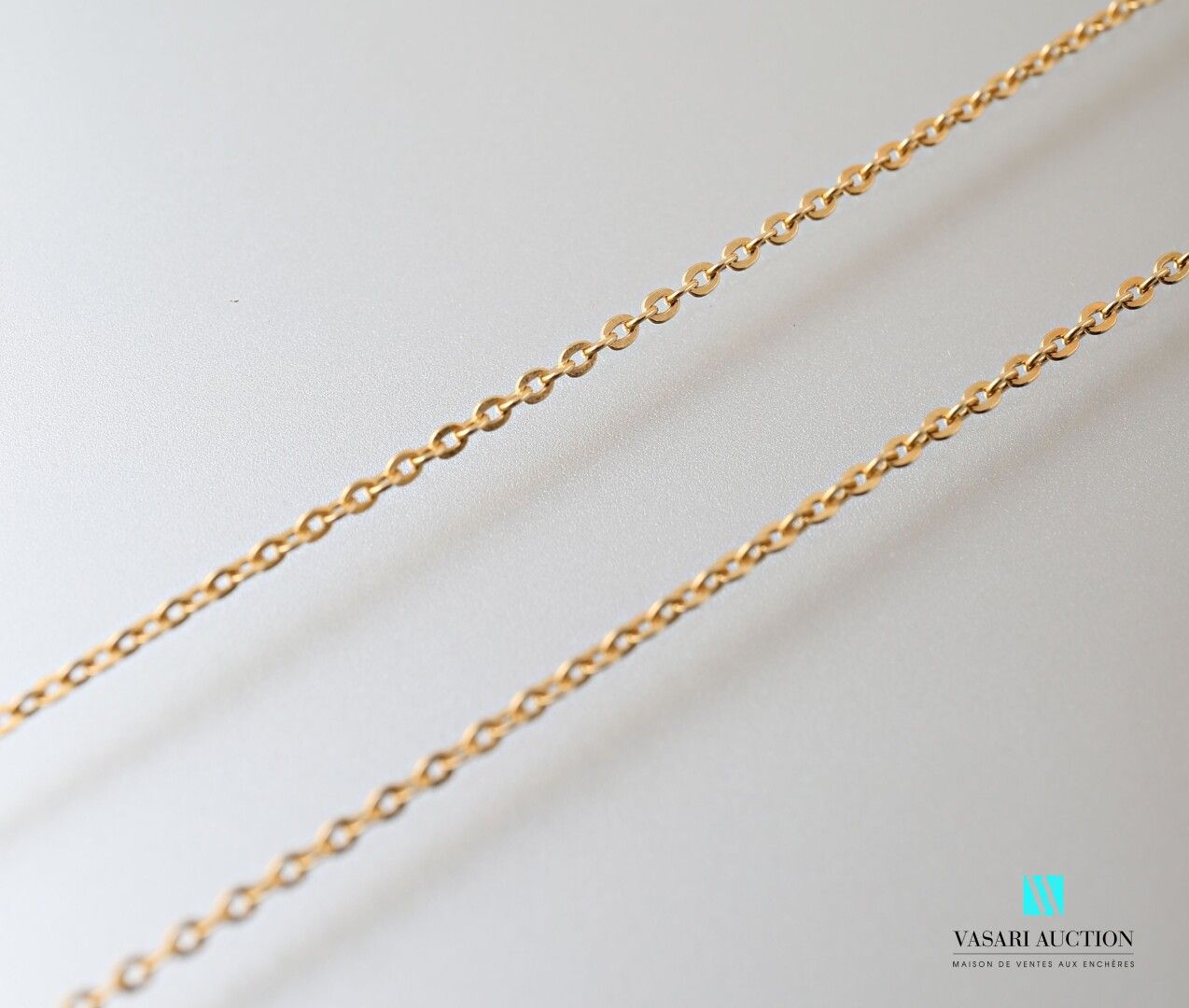 Null Chain in yellow gold 750 thousandths oval mesh 3,7 g Length 48 cm.