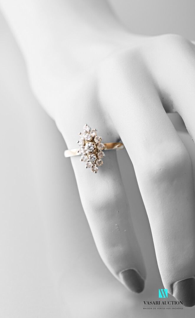 Null Marquise-Ring aus Weißgold 750 Tausendstel, Navette-Muster, besetzt mit fün&hellip;
