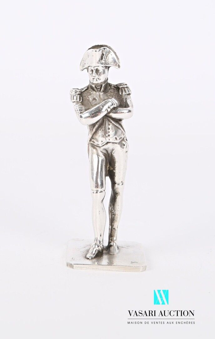 Null Statuette en argent figurant Napoléon

Poids : 65,44 g - Haut. : 6,5 cm