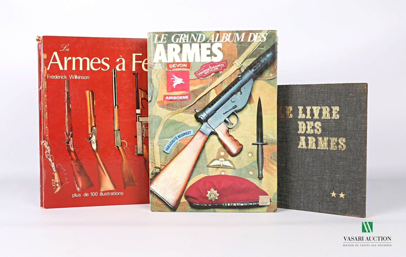 Null [GUNS]

Lot including three books:

- VENNER Dominique Le livre des armes C&hellip;
