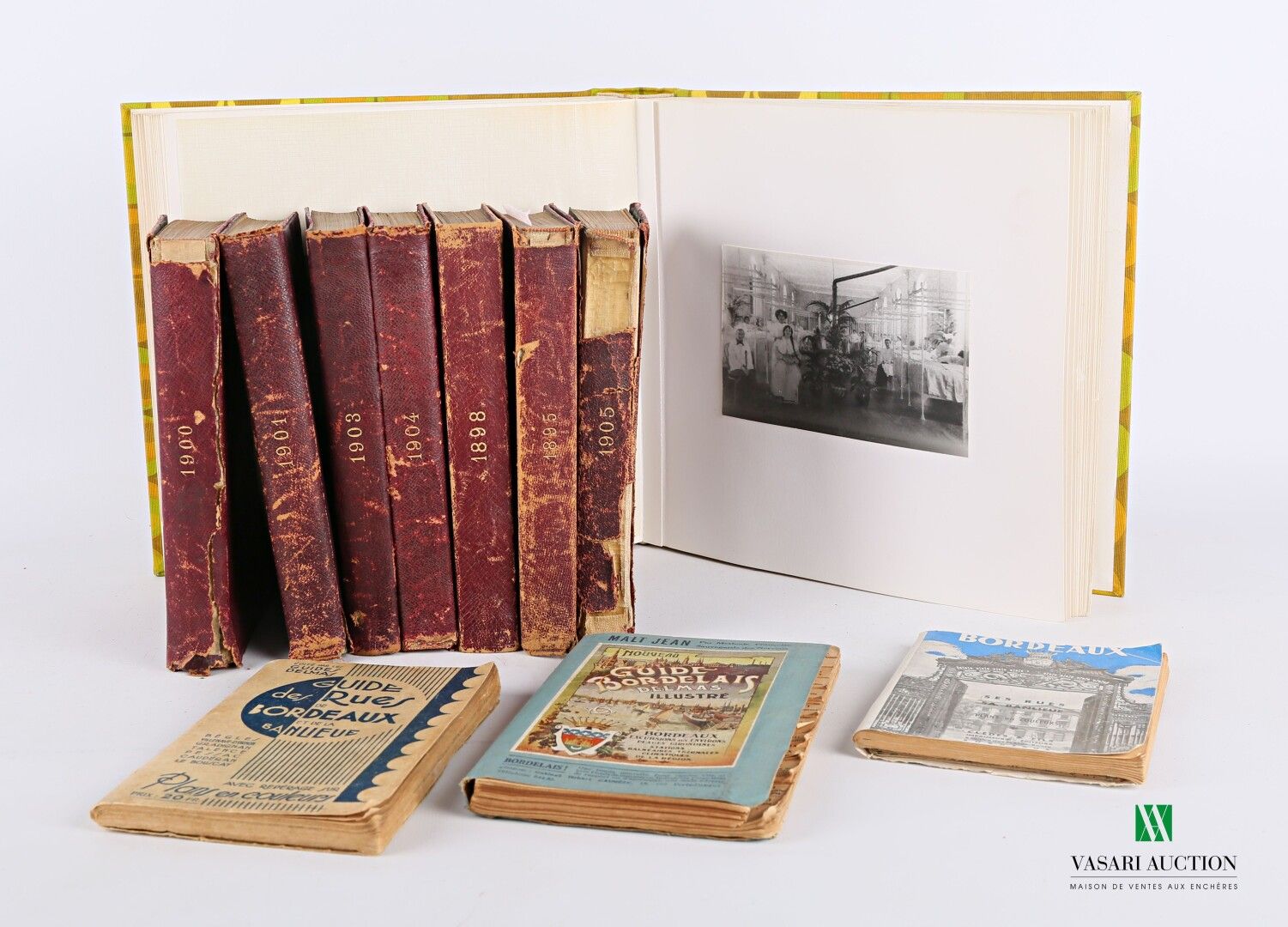 Null [ALMANACH]

Lot de sept almanach 1895/1898/1900/1901/1903/1904/1905 - 5 vol&hellip;