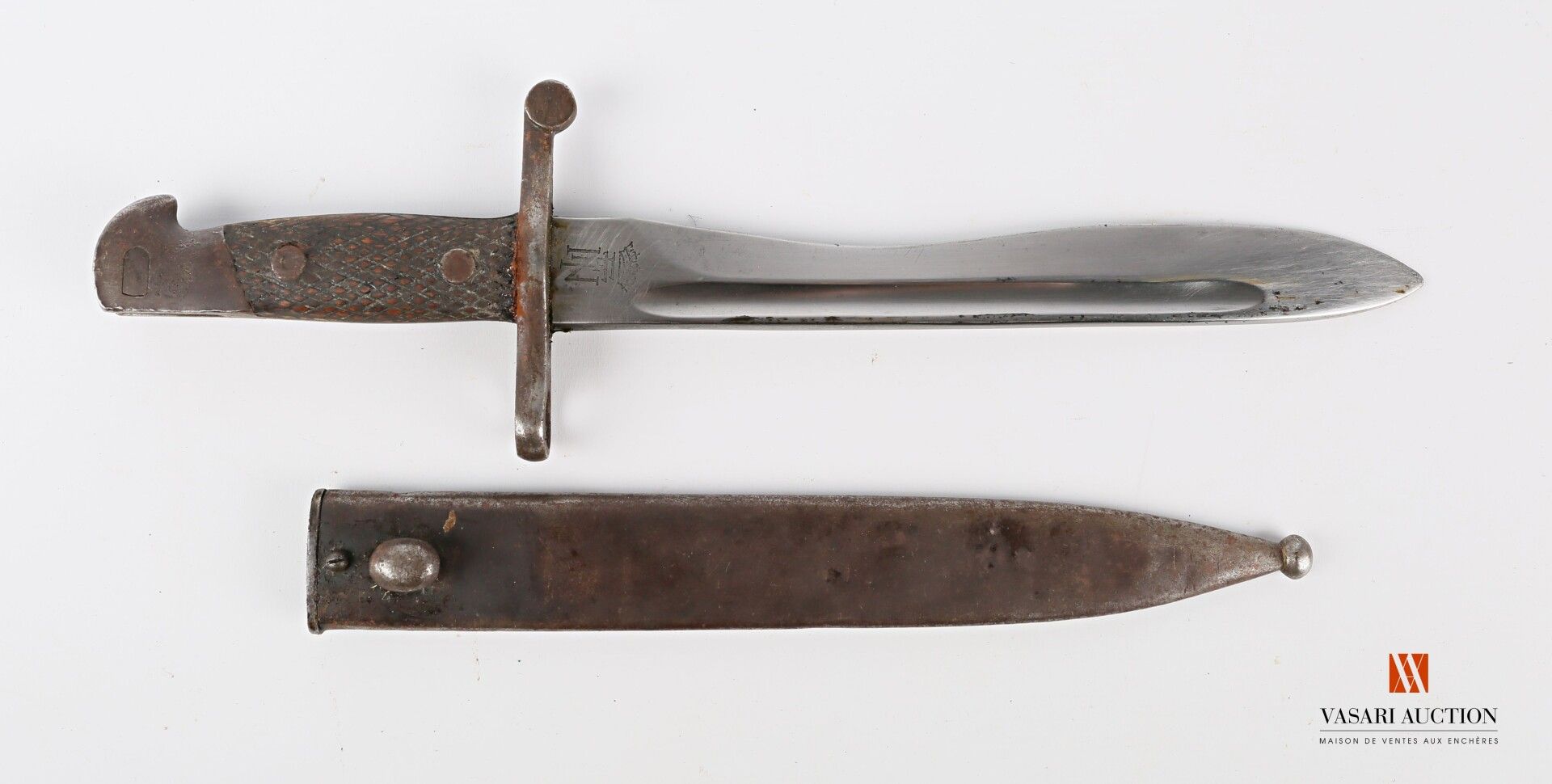 Null 西班牙41型刺刀-弯刀，刀身 "bolo "25厘米，刀跟处有FNT（Fabrica Nacional Toledo）的签名，巡航时有扁平的boulé&hellip;