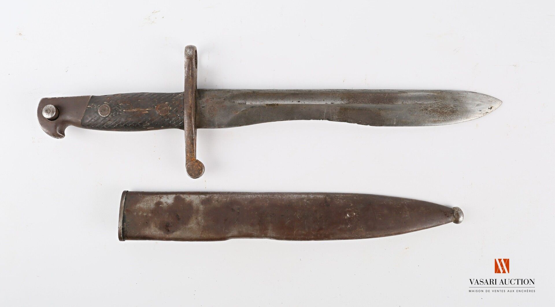 Null 西班牙41型刺刀-弯刀，刀片 "bolo "为25厘米，在脚跟处有FNT（Fabrica Nacional Toledo）的签名，巡航时有扁平的bou&hellip;