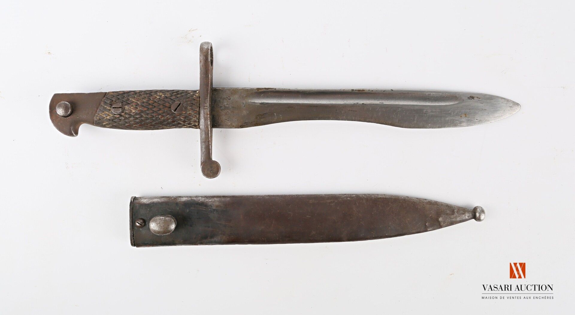 Null 西班牙41型刺刀-弯刀，刀身 "bolo "25厘米，刀跟处有FNT（Fabrica Nacional Toledo）的签名，巡航时有扁平的boulé&hellip;