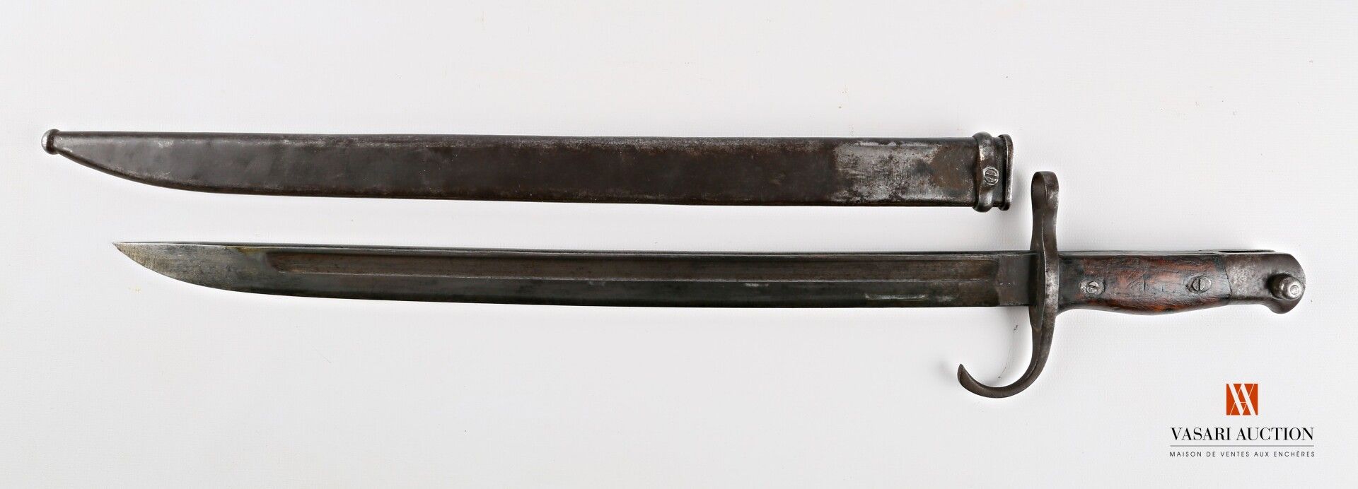 Null Arizaka 30型刺刀，直刃39.6厘米，后跟处有星星签名（丰川海军兵工厂），quillon巡航，光滑木板，钢制刀鞘，磨损，氧化，TL 52.5厘&hellip;