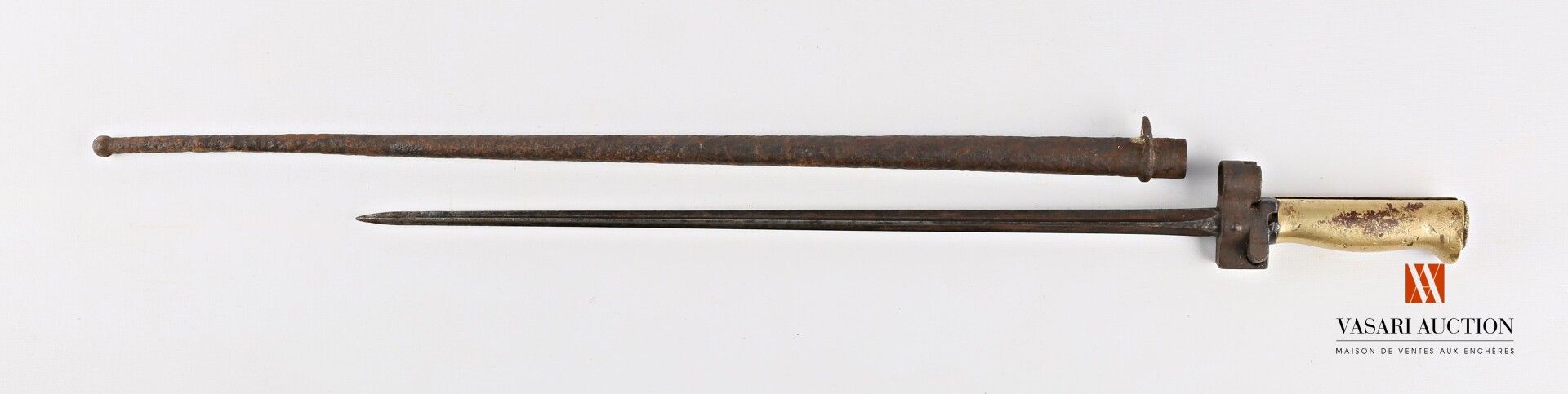 Null Baïonnette LEBEL modèle 1886 M.15, lame cruciforme de 42 cm, poignée laiton&hellip;
