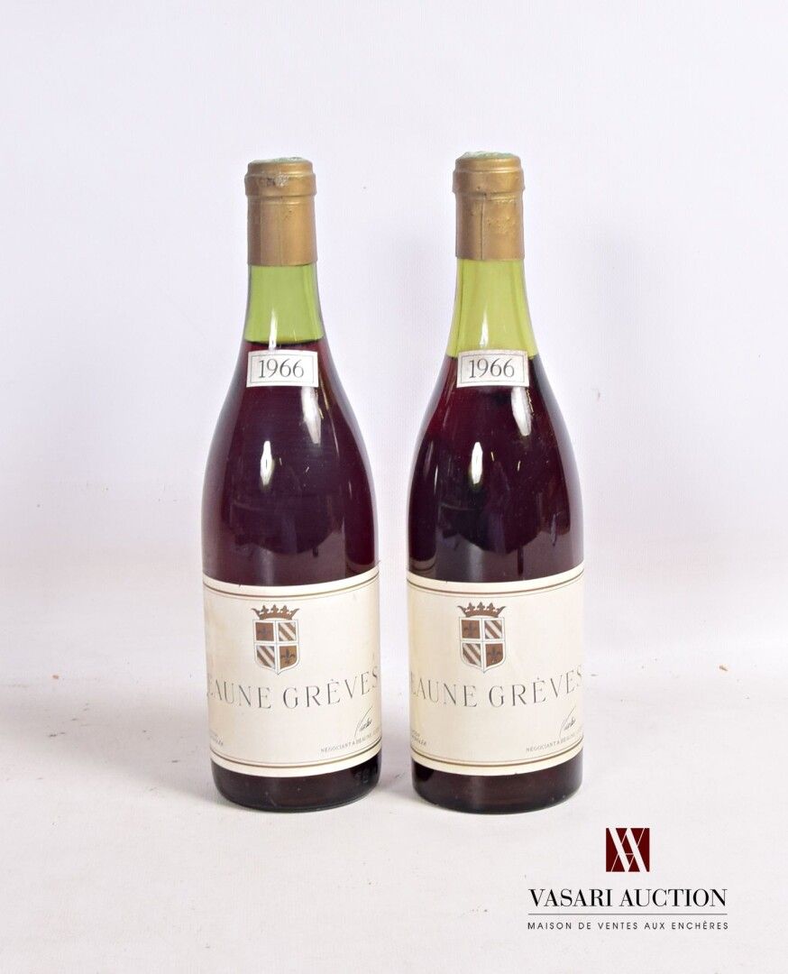 Null 2 bottles BEAUNE GRÈVES mise Nicolas 1966

	Et: 1 a little stained, 1 more &hellip;