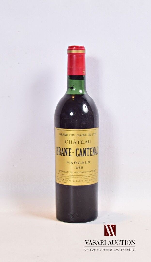 Null 1 bottiglia Château BRANE CANTENAC Margaux GCC 1966

	Bottiglia probabilmen&hellip;