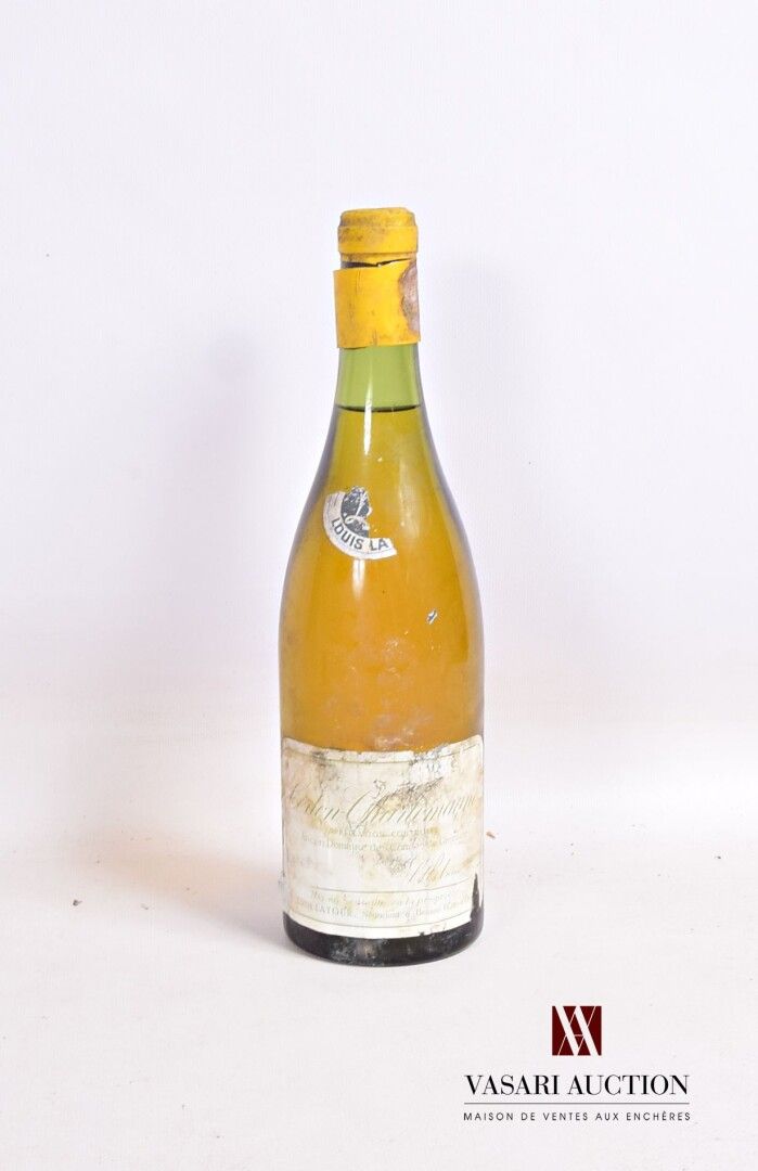 Null 1 botella CORTON CHARLEMAGNE mise Louis Latour neg. 1963

	Descolorido, man&hellip;