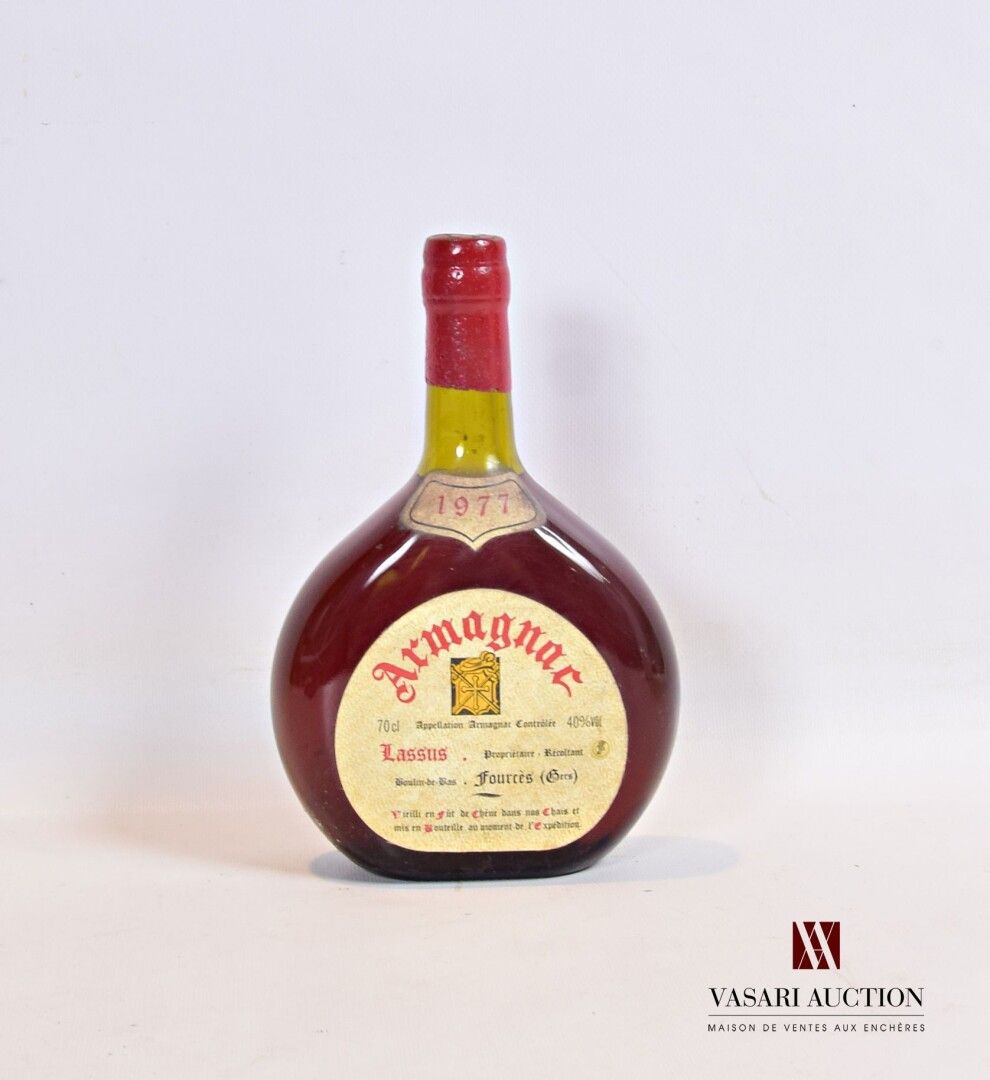 Null 1 bottle Armagnac LASSUS 1977

	70 cl - 40°. Aged in oak barrels. And. A li&hellip;