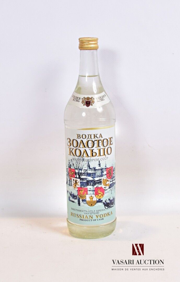 Null 1瓶俄罗斯伏特加酒GOLDEN RING 1980

	75 cl - 40°。而且。有一点污渍。N: 3,5 cm.