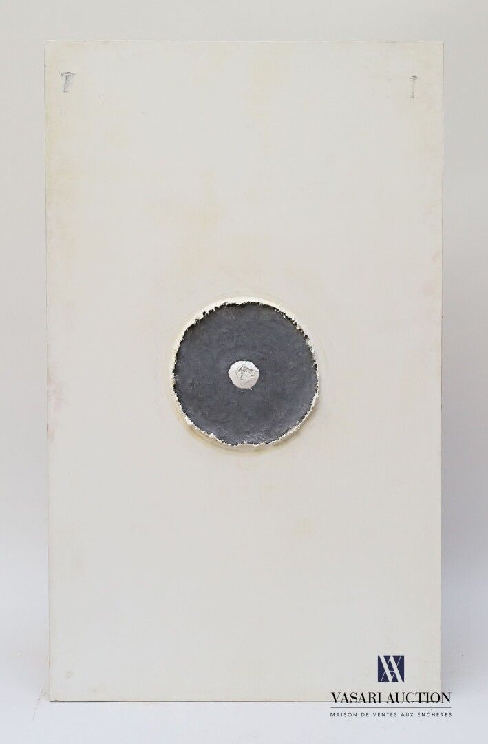 Null 帕萨尼蒂-弗朗西斯科（生于1952年

第2天：圆形白色处女膜N°2

UHPC DUCTAL (超高性能纤维混凝土)

无符号

(弄脏，背面有金属&hellip;