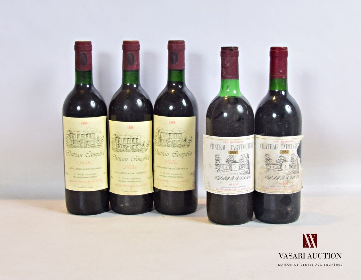 Null Lotto di 5 bottiglie tra cui :

3 bottiglie Château CAMPILLOT Médoc 1988

2&hellip;