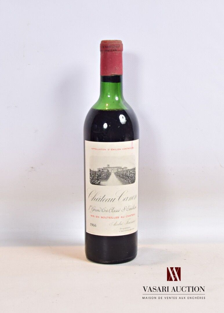 Null 1 botella Château CANON St Emilion 1er GCC 1966

	Y. Un poco descolorido y &hellip;