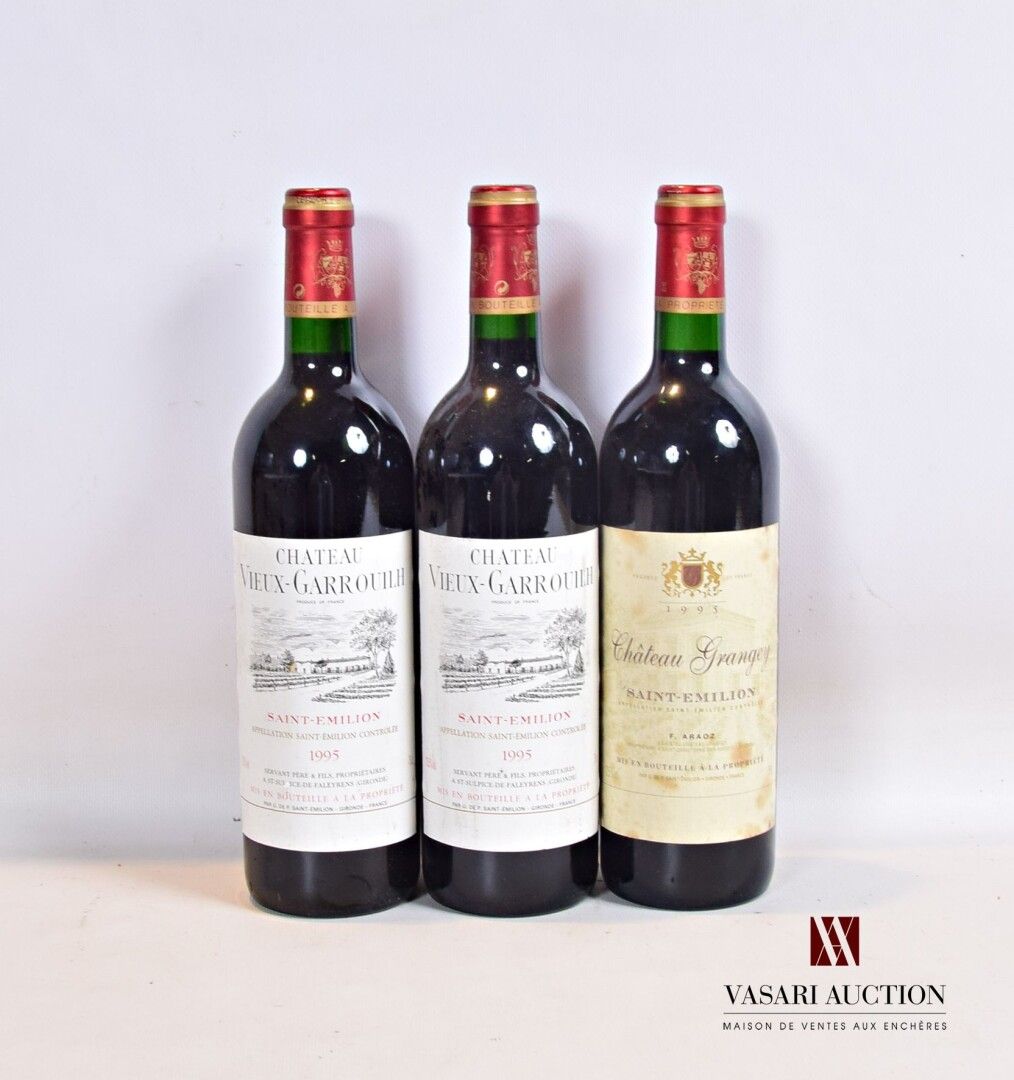 Null Lote de 3 botellas que incluyen :

2 botellas Château VIEUX GARROUILH St Em&hellip;