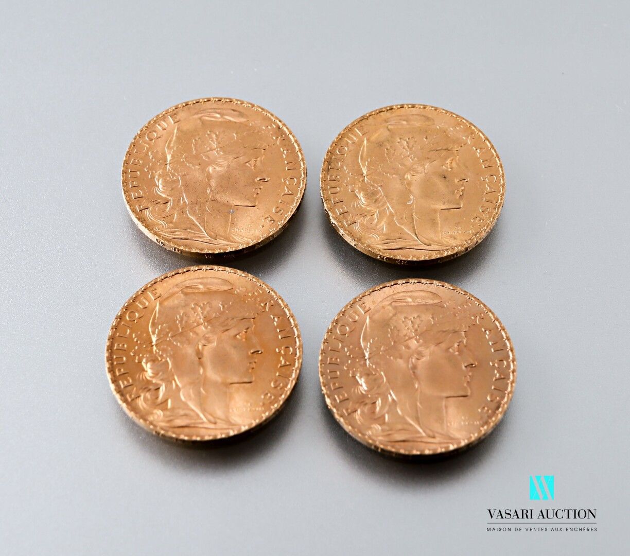 Null Vier 20-Franken-Goldmünzen mit der Darstellung von Marianne und dem Hahn na&hellip;