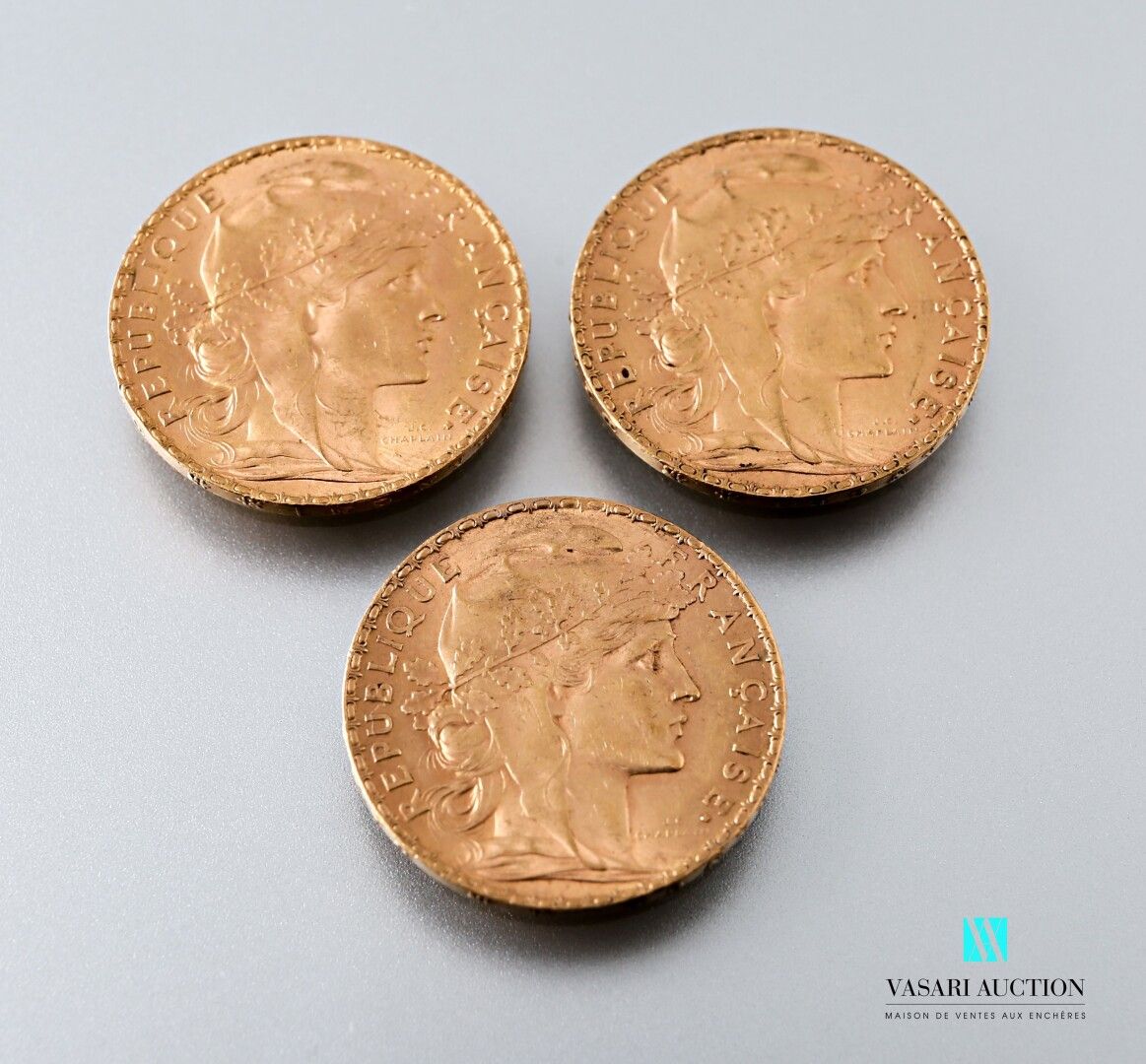 Null Tres monedas de oro de 20 francos con la imagen de Marianne y el Gallo segú&hellip;