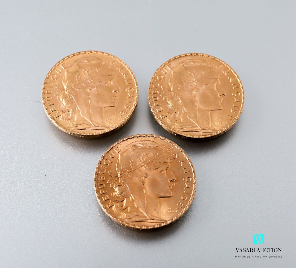 Null 三枚以玛丽安和公鸡为主题的20法郎金币，出自儒勒-克莱芒-查普兰之手，1910年

重量 : 13,36 g