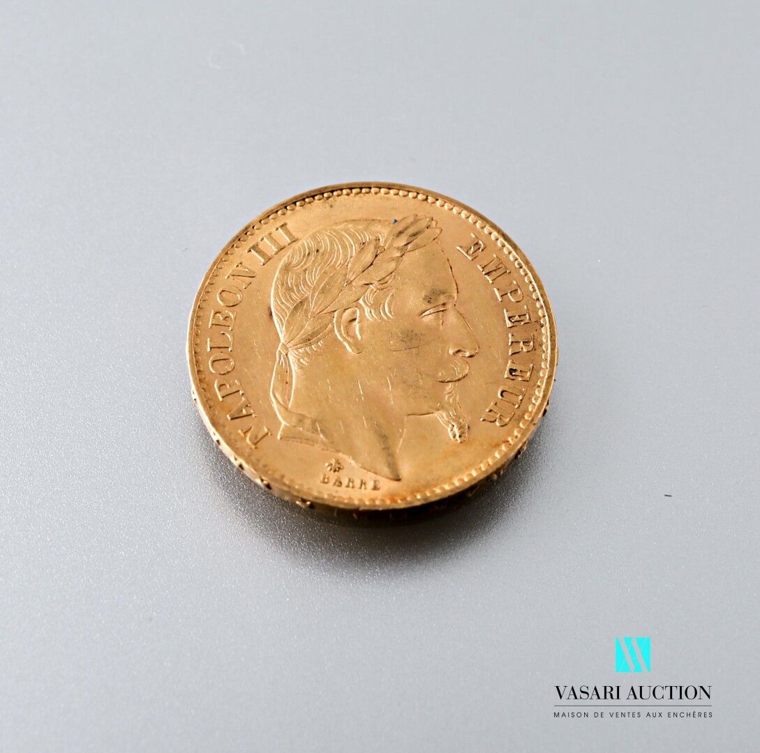 Null 一枚20法郎的金币，显示拿破仑三世的桂冠头像，由Albert-Désiré Barre刻制，1868年，A工作室（巴黎）。

重量 : 6,44 g