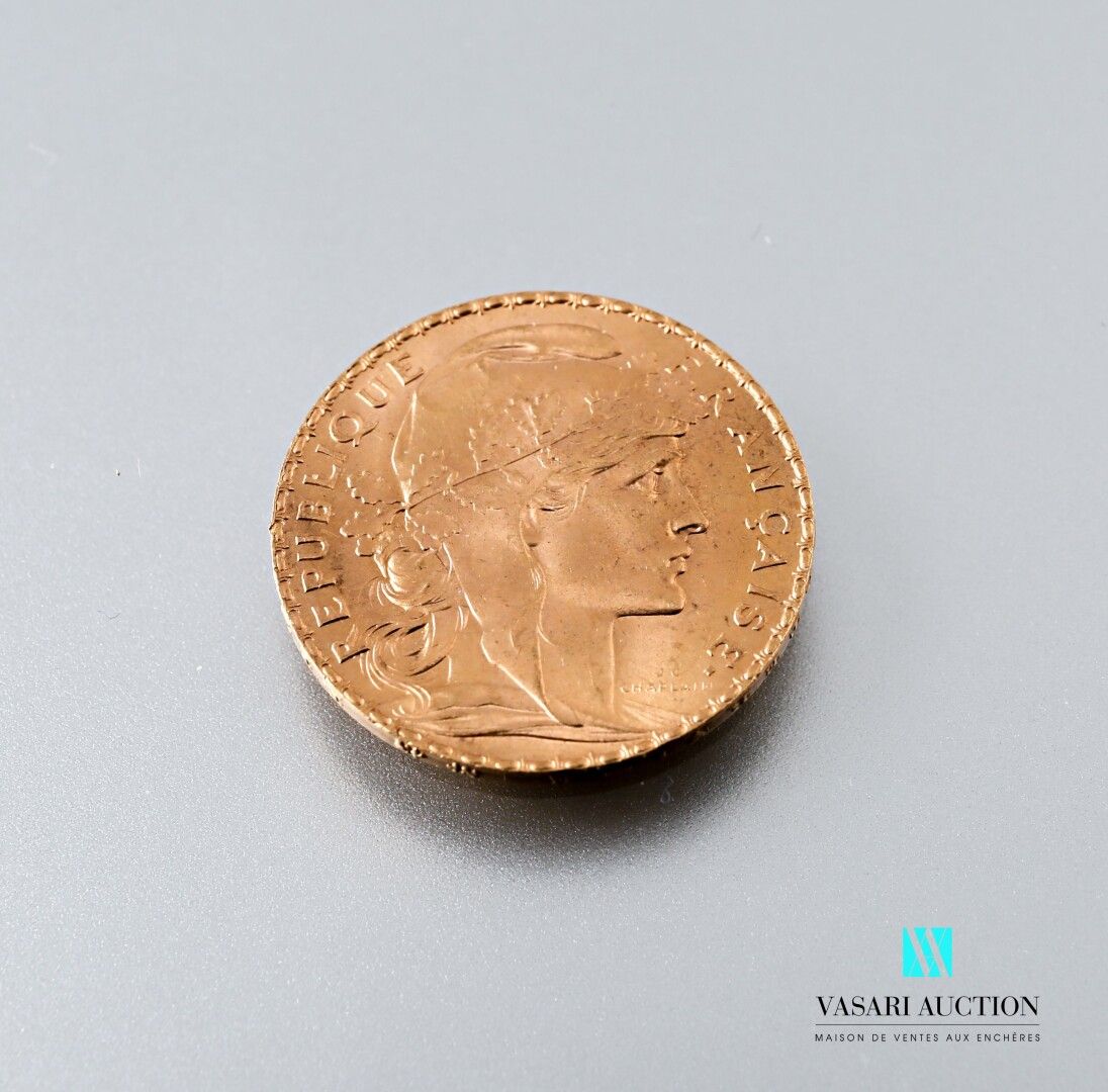 Null 20-Franken-Goldmünze mit dem Bild von Marianne und dem Hahn nach Jules-Clém&hellip;