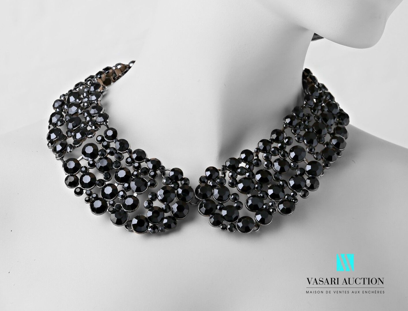 Null Necklace "claudine neck" openwork decorated with faceted black stone, the c&hellip;